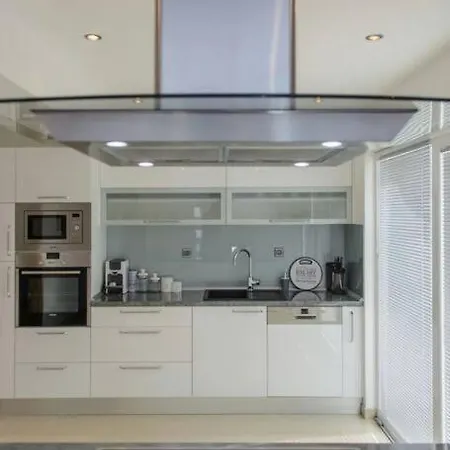 Apartment Lorena - With Sea View Near Old Town *