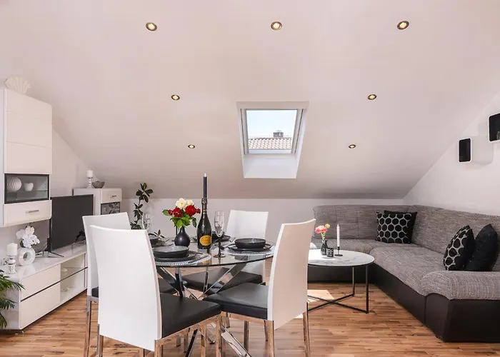 Lorena - With Sea View Near Old Town 아파트