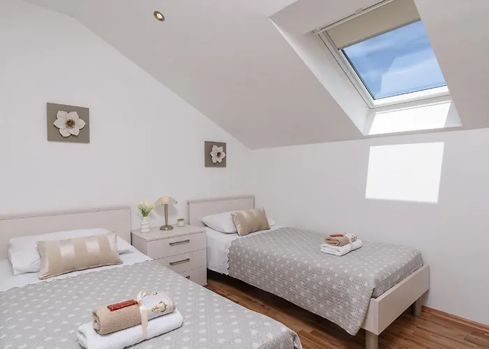 아파트 Lorena - With Sea View Near Old Town 트로기르