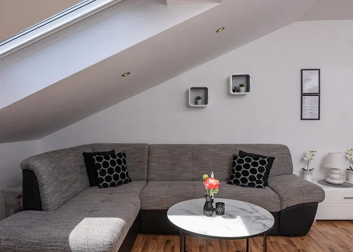 Lorena - With Sea View Near Old Town *