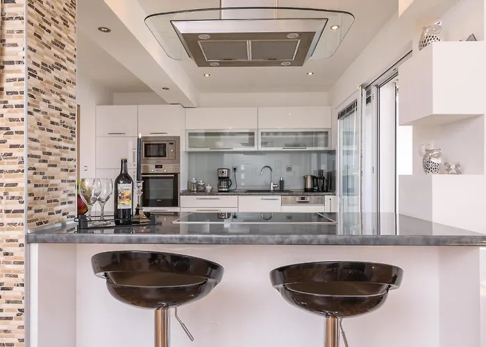 Lorena - With Sea View Near Old Town 아파트 트로기르