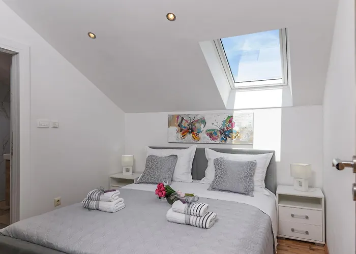 Lorena - With Sea View Near Old Town * 트로기르