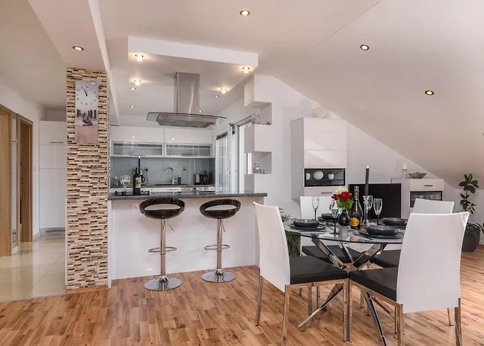 Lorena - With Sea View Near Old Town 아파트