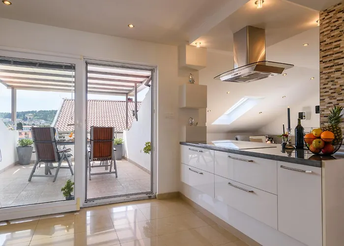 Lorena - With Sea View Near Old Town 아파트 *