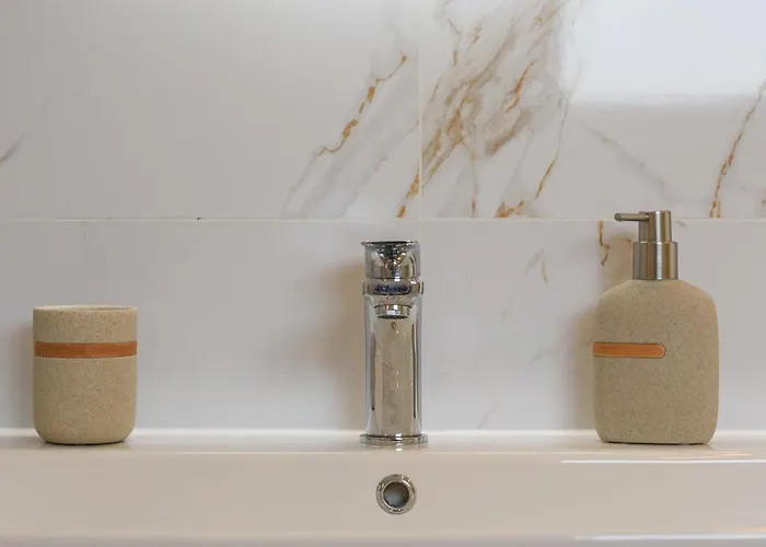 Lorena - With Sea View Near Old Town *