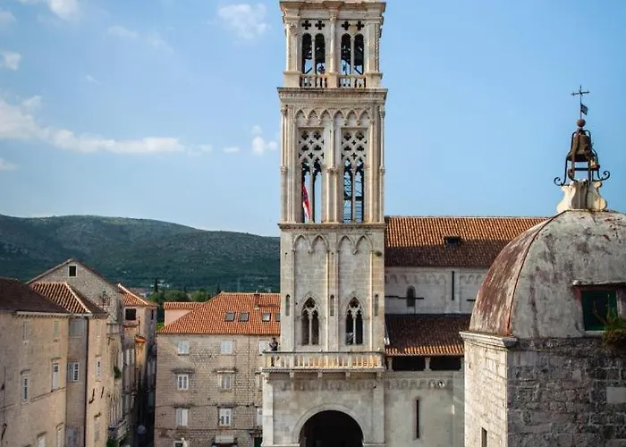 Lorena - With Sea View Near Old Town Apartment Trogir