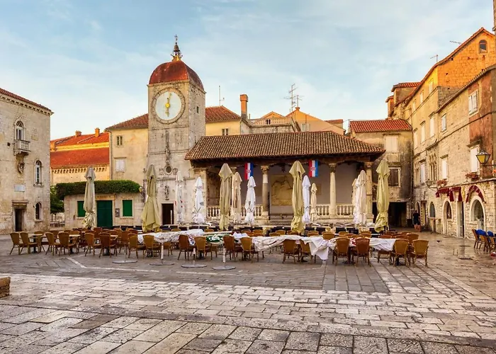 Lorena - With Sea View Near Old Town Trogir